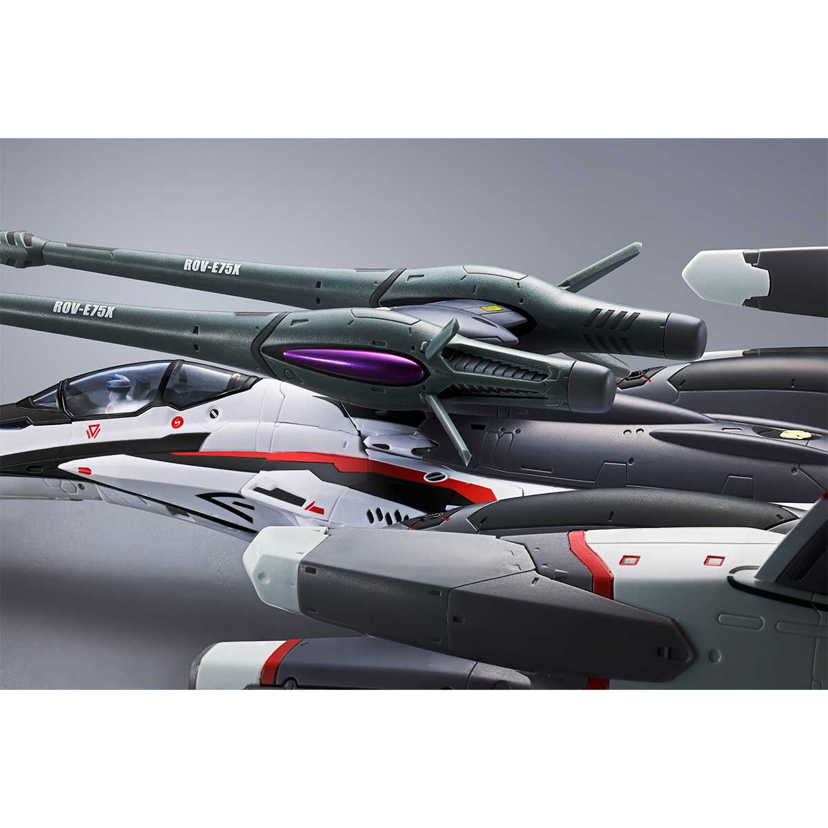 DX CHOGOKIN - TORNADO MESSIAH VALKYRIE ALTO SAOTOME USE REVIVAL VER. MACROSS