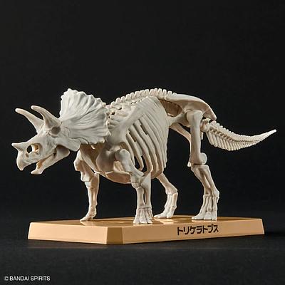 MODEL KIT PLANNOSAURUS TRICERATOPS BANDAI HOBBY